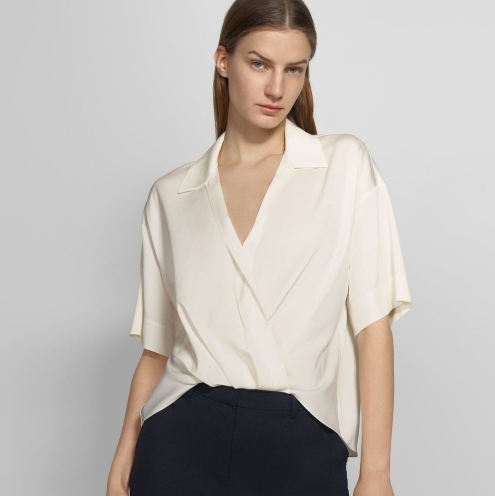 Theory: Twist Blouse in Stretch Silk - XL